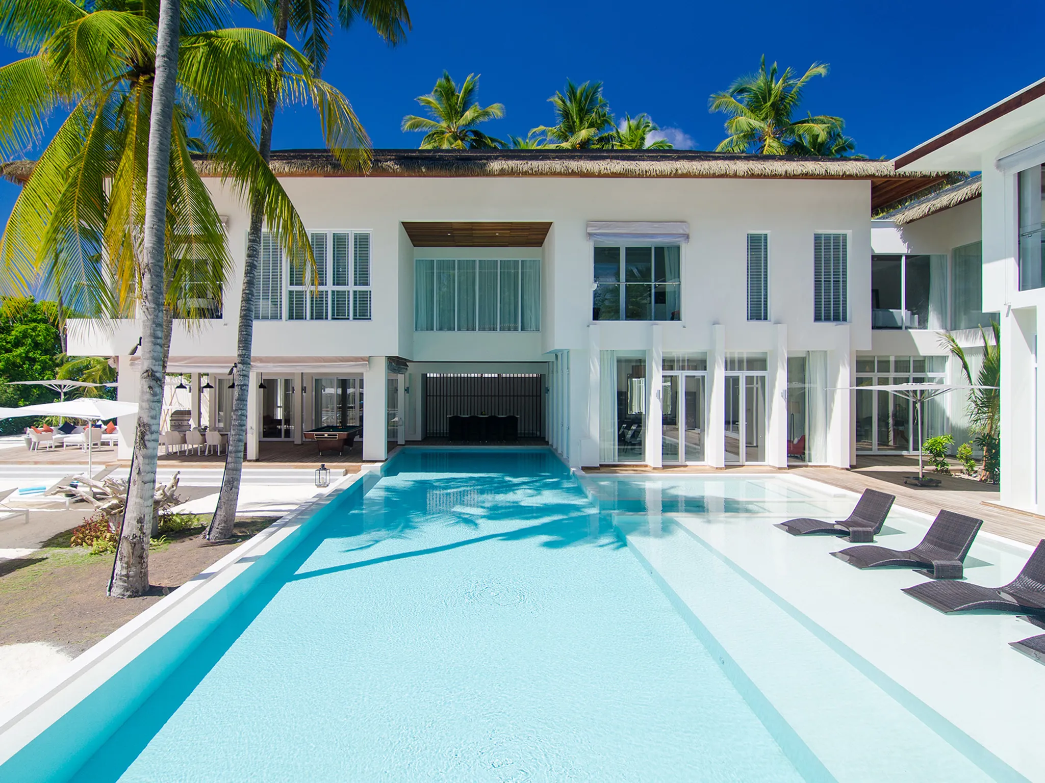 The Amilla Villa Estate - Clean lines