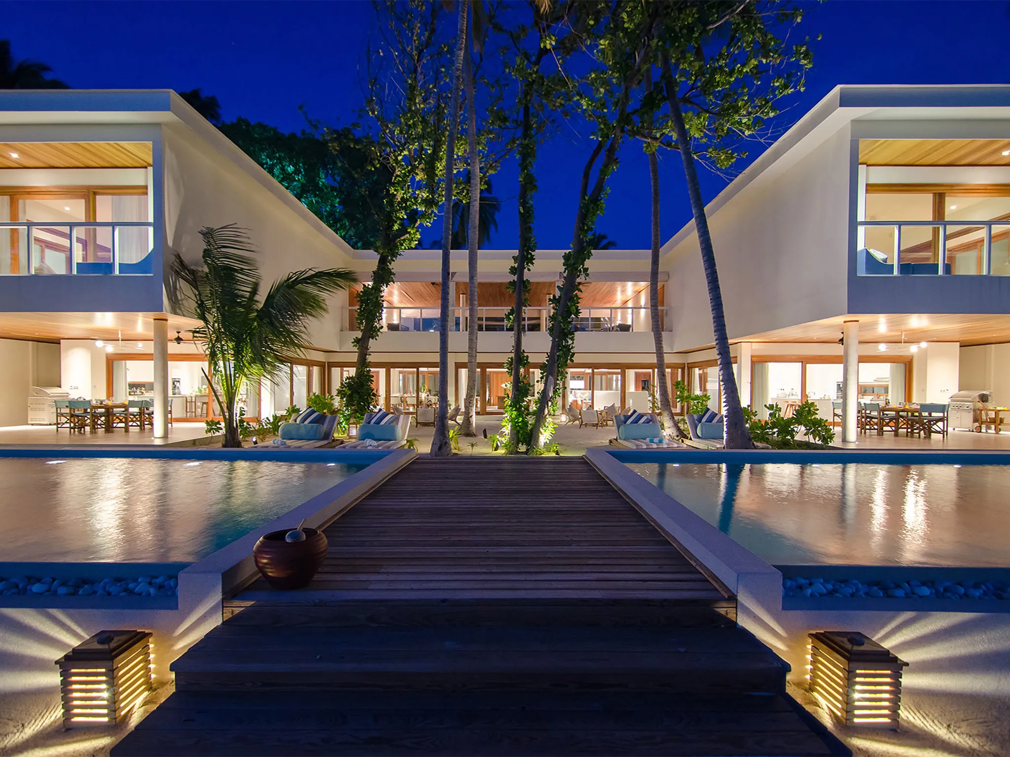 The Great Beach Villa Residence - Modern grandeur