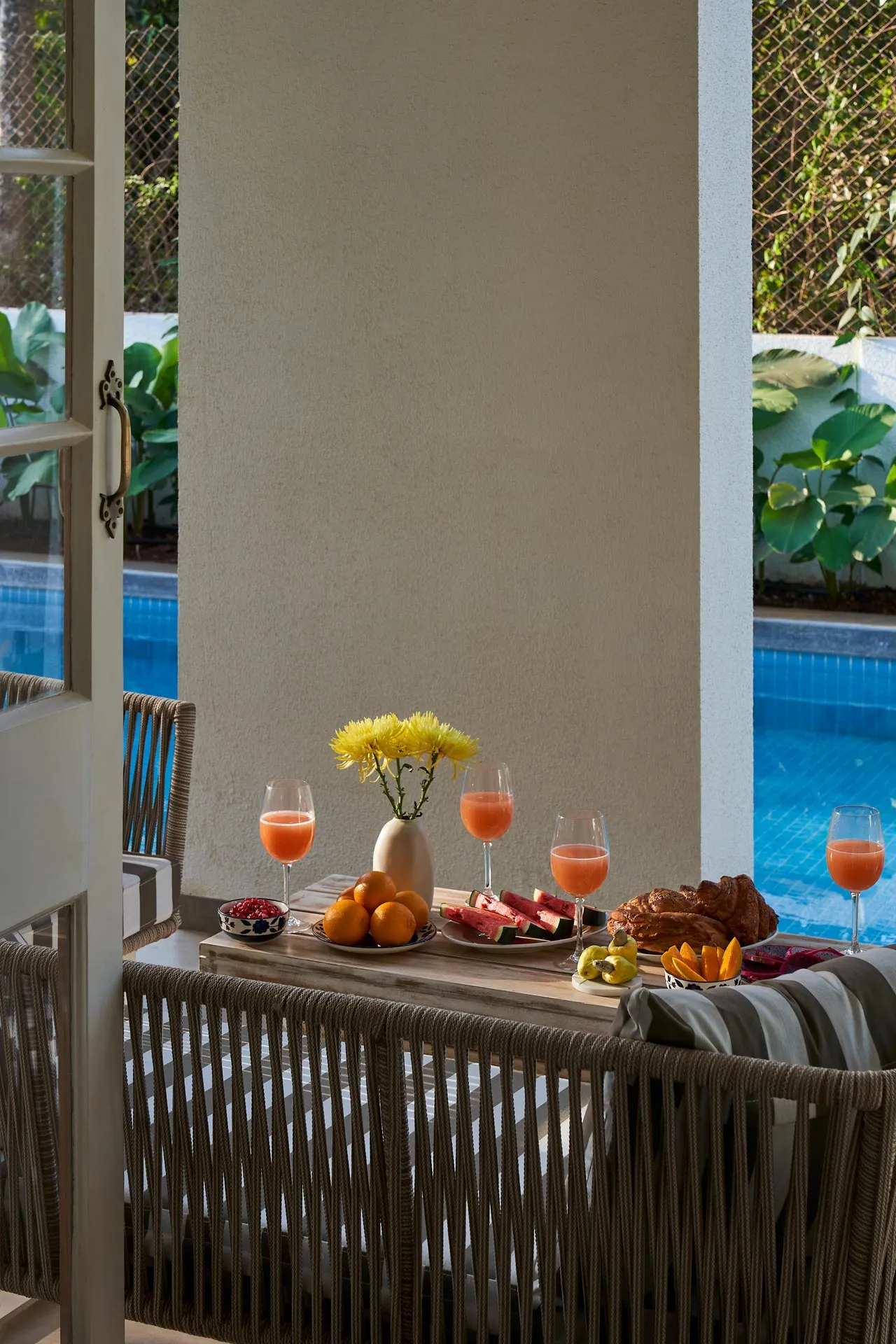 Aurelia Villa E - Outdoor Breakfast Setup