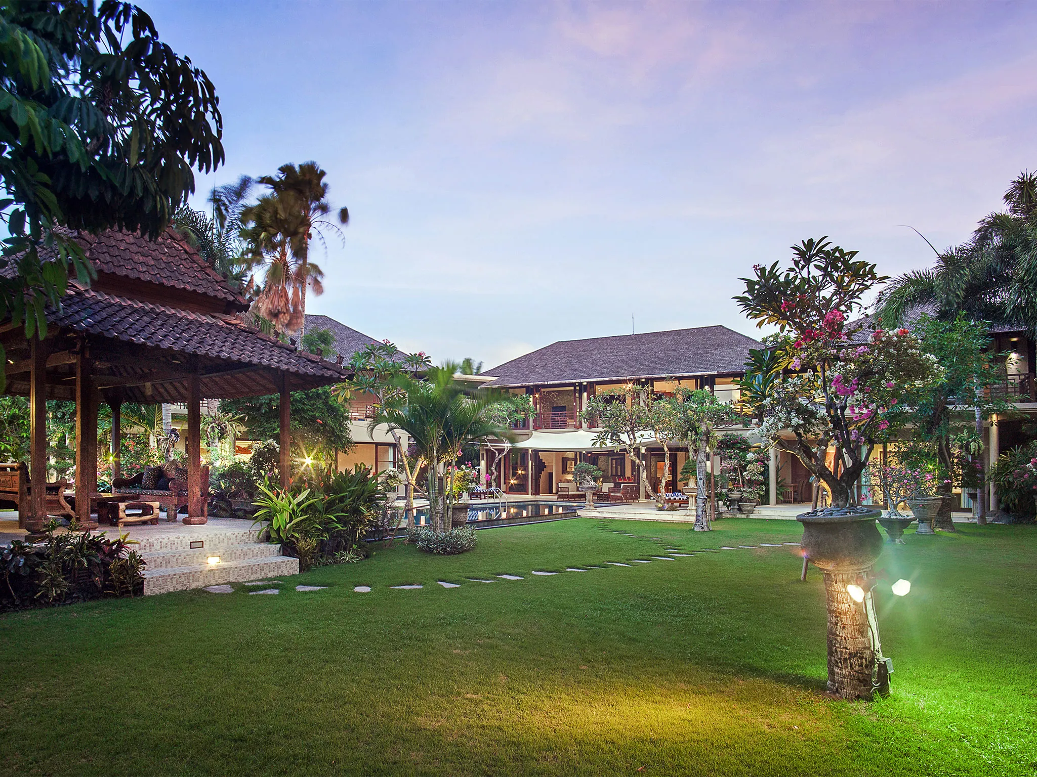 Avalon I - The villa and gardens