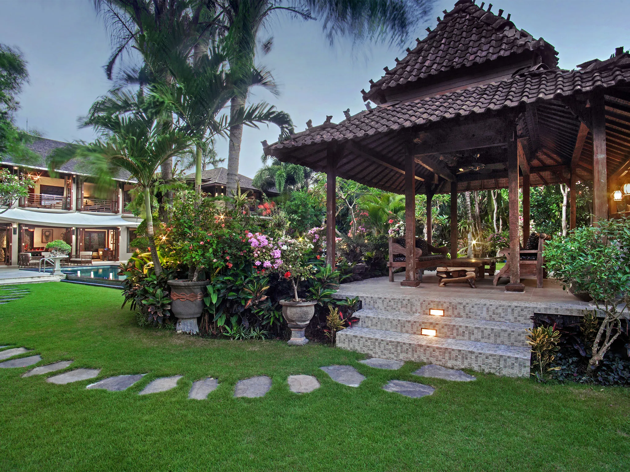 Avalon I - Garden joglo