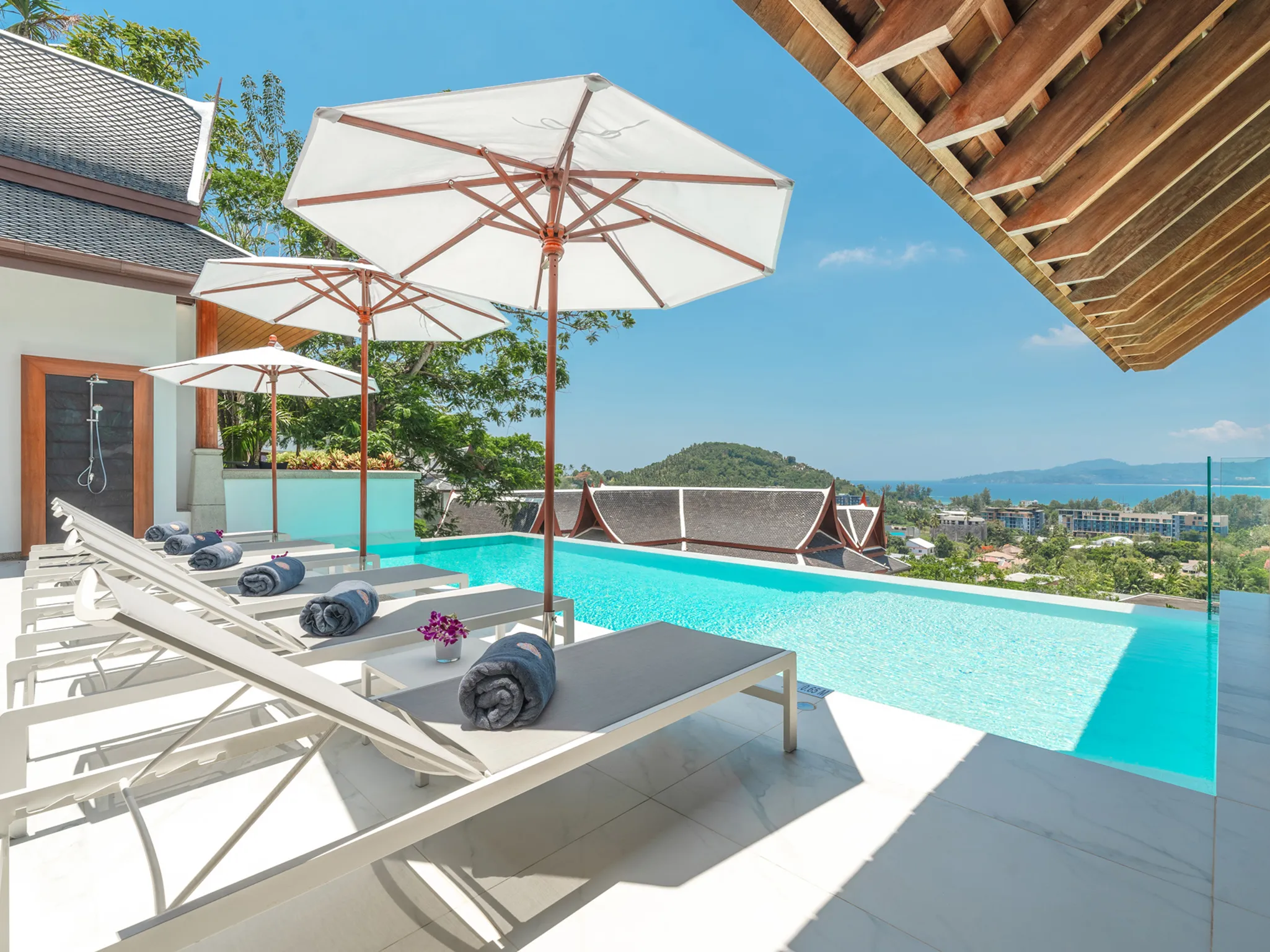 Sea View Zenith - Infinity pool with a fantastic view