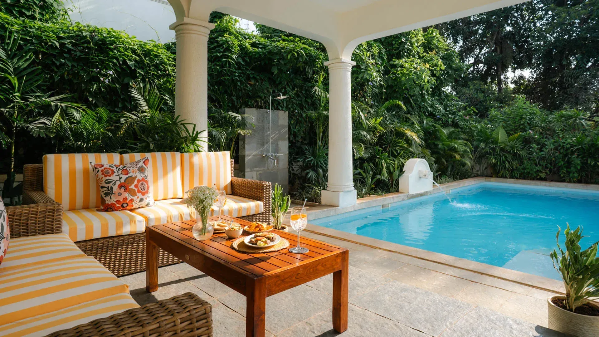 Poolside Seating Area | Beleza Villa B by Lohono Stays