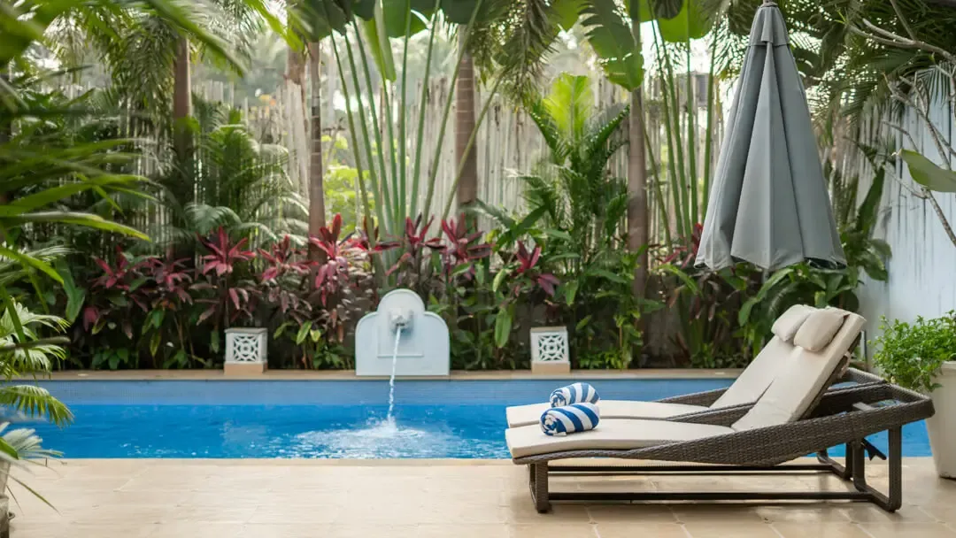 Poolside Lounging | Castello 4