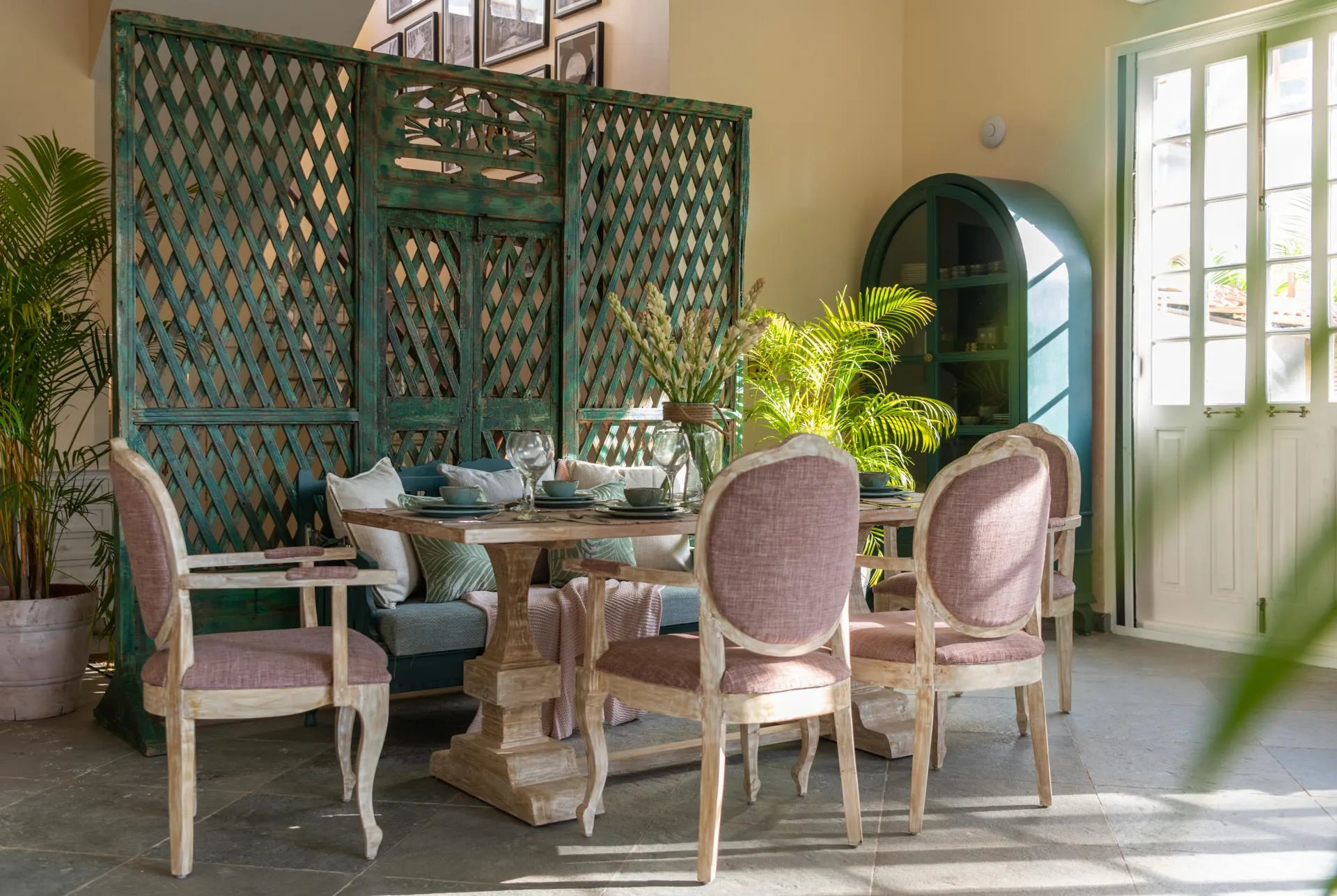 Colina - Villa C - Dining area view