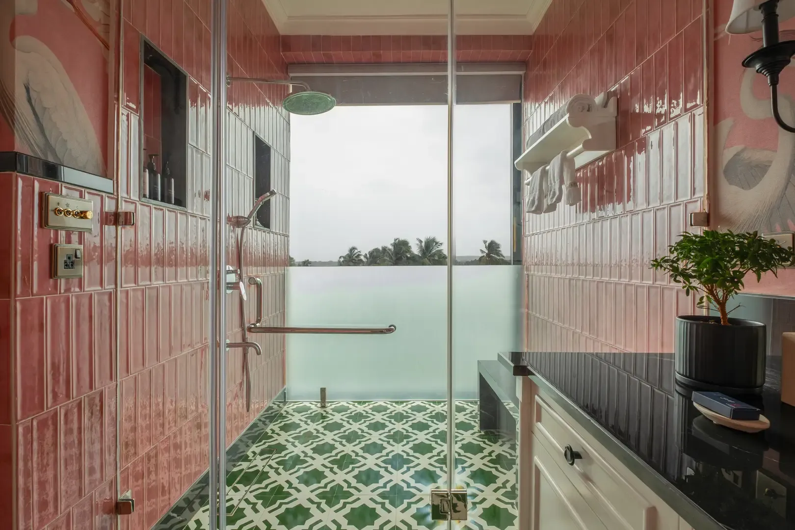 Bathroom 2 | Estate de Alinthea, Goa