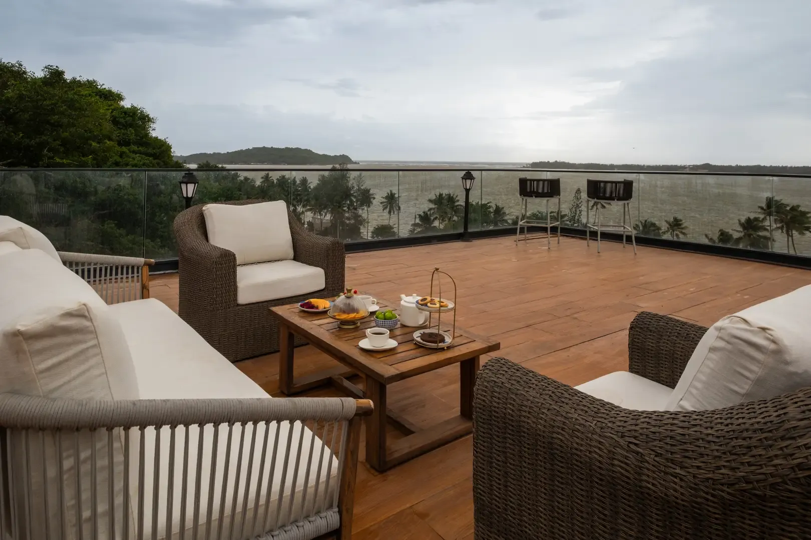 Rooftop Lounging | Estate de Alinthea, Goa