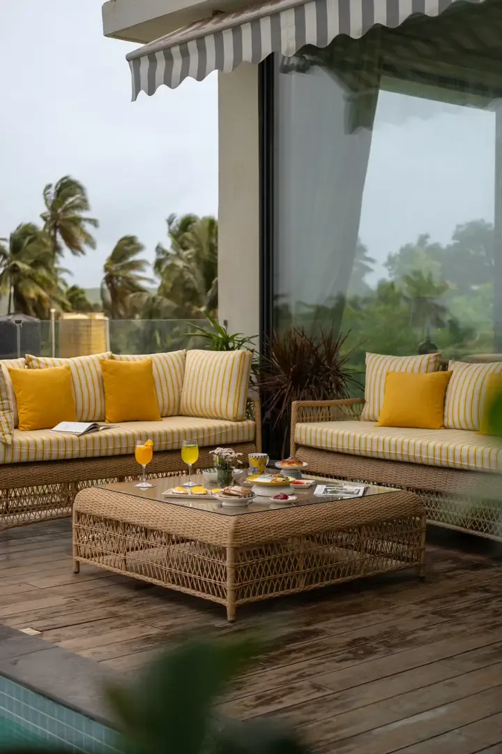 Poolside Lounging | Estate de Alinthea, Goa