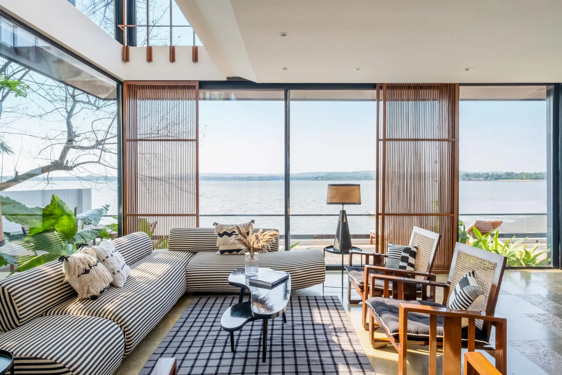 Glasshouse On The Bay - Living area 1