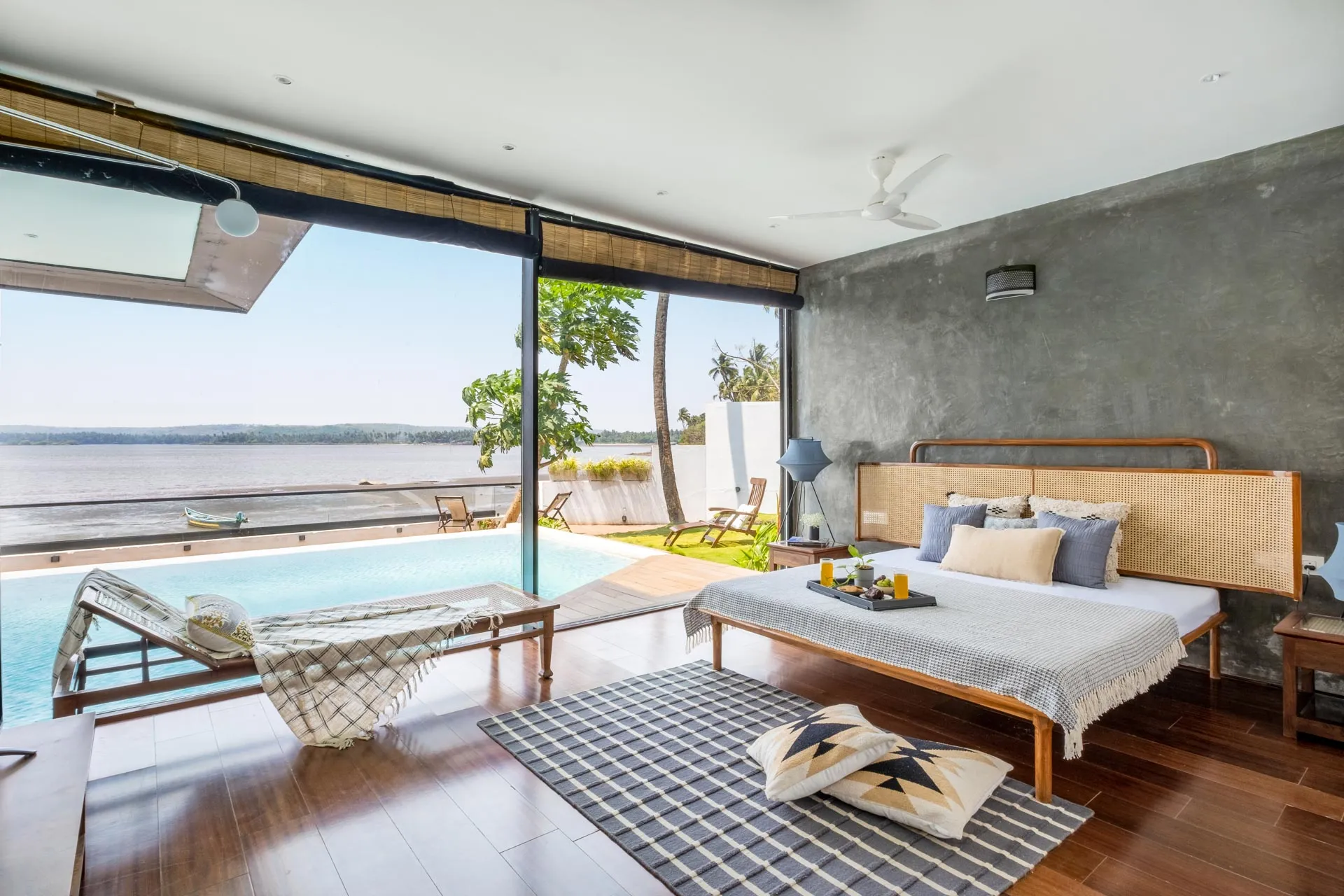 Glasshouse On The Bay - Bedroom 1