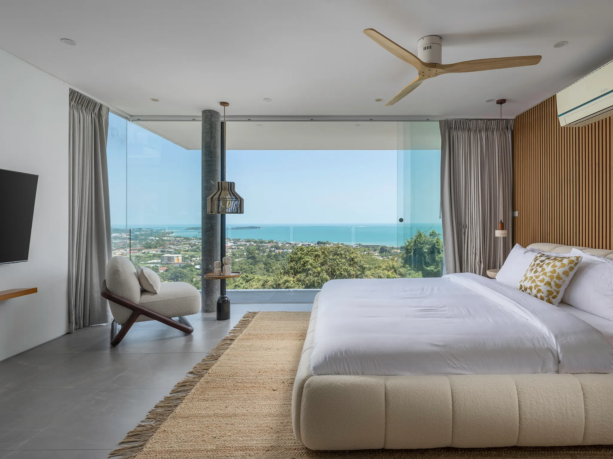Golden Lotus - Villa Vie - Bedroom with spectacular views