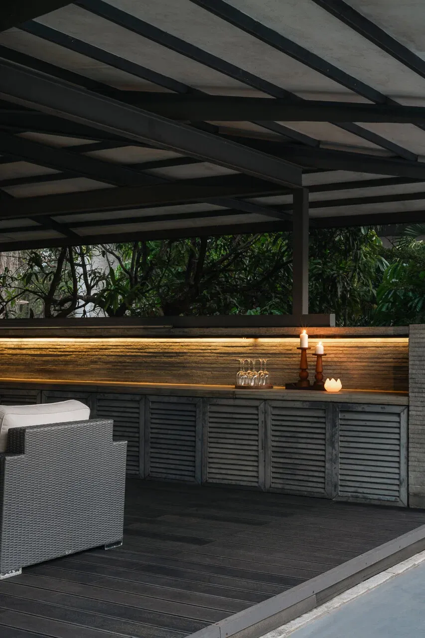 Pool side bar | Gomati by Lohono Stays