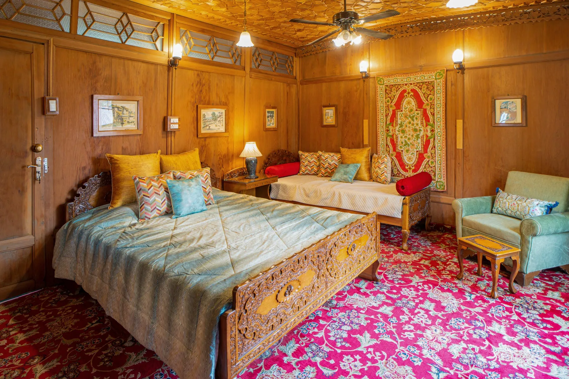 Harmukh Houseboat - bedroom 2