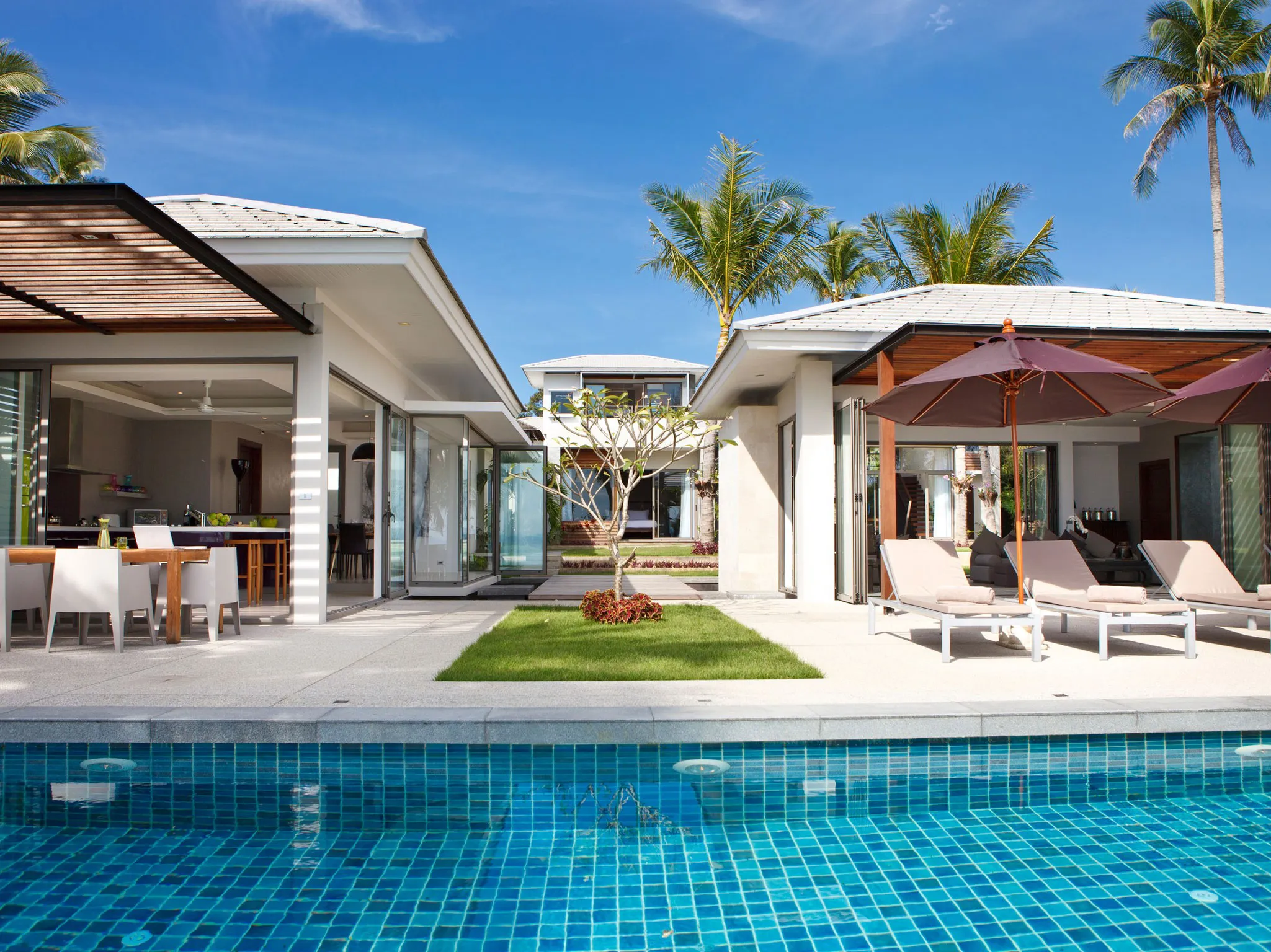Inasia - Exterior layout