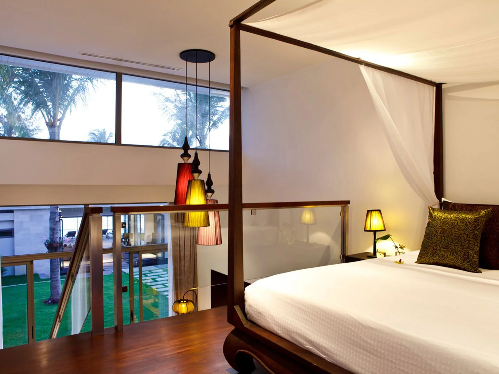 Inasia - Luxurious bedroom area