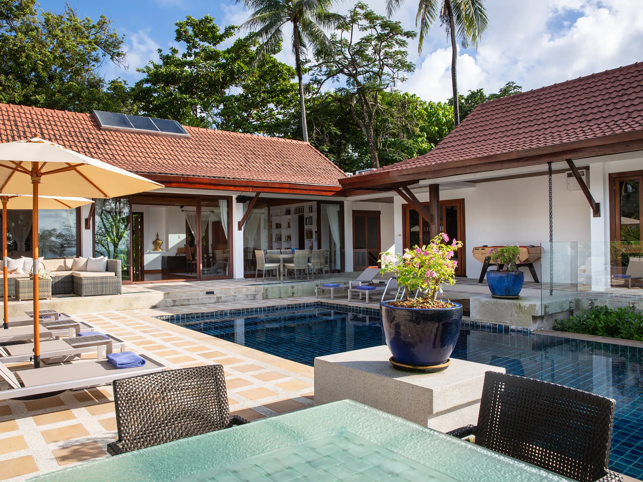 Infinity View - Grand pool area
