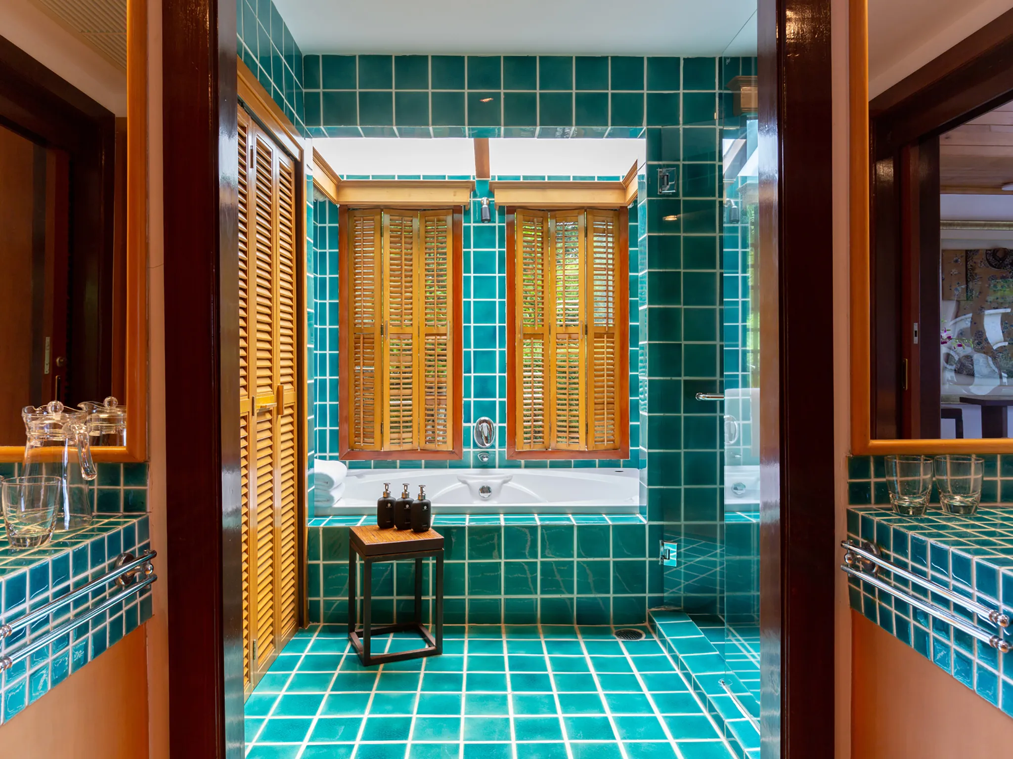 Infinity View - Bathroom details
