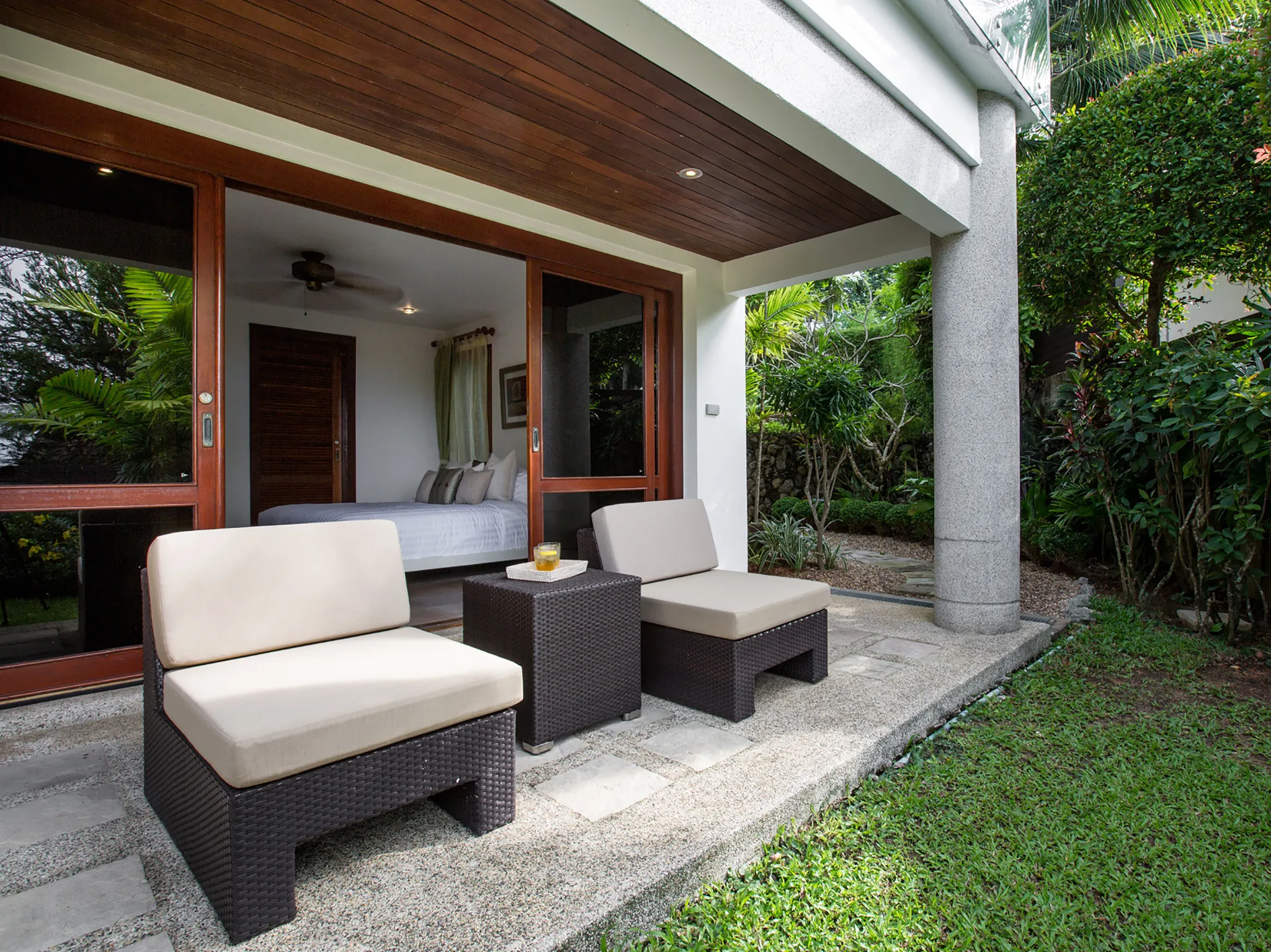 Infinity View - Guest bedroom outdoor area