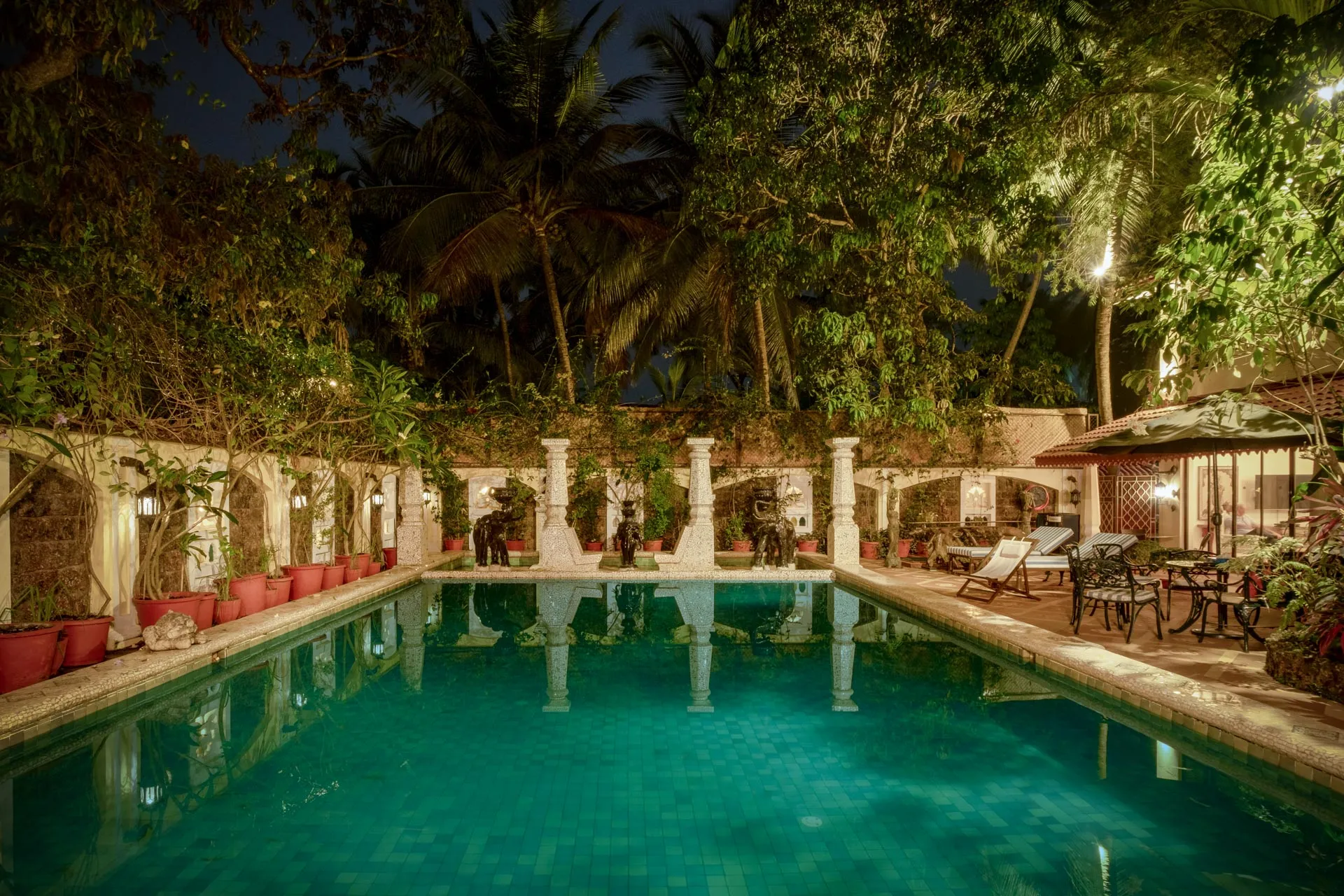 Ishavilas - Pool