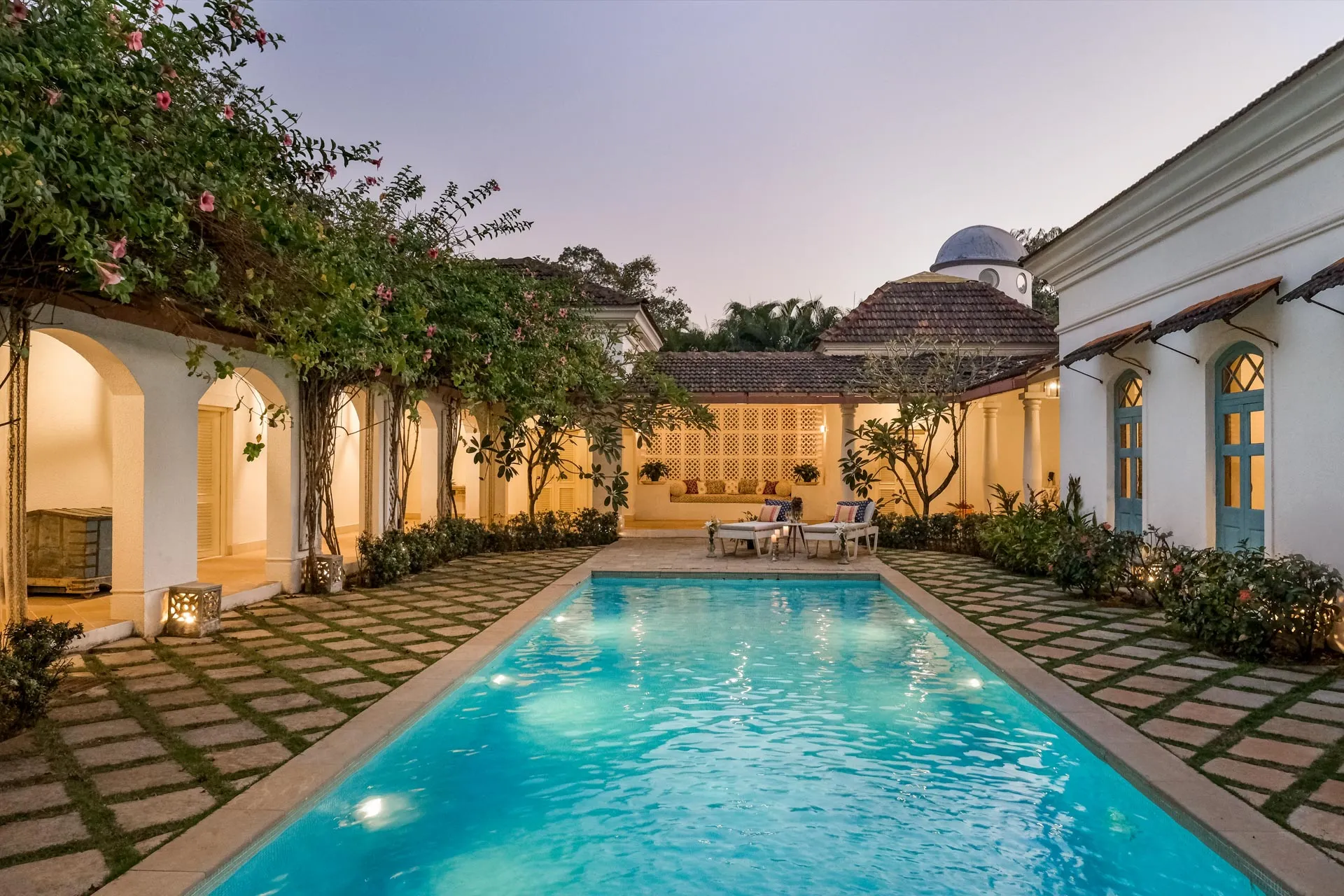 Villa Verde - Courtyard Evening View