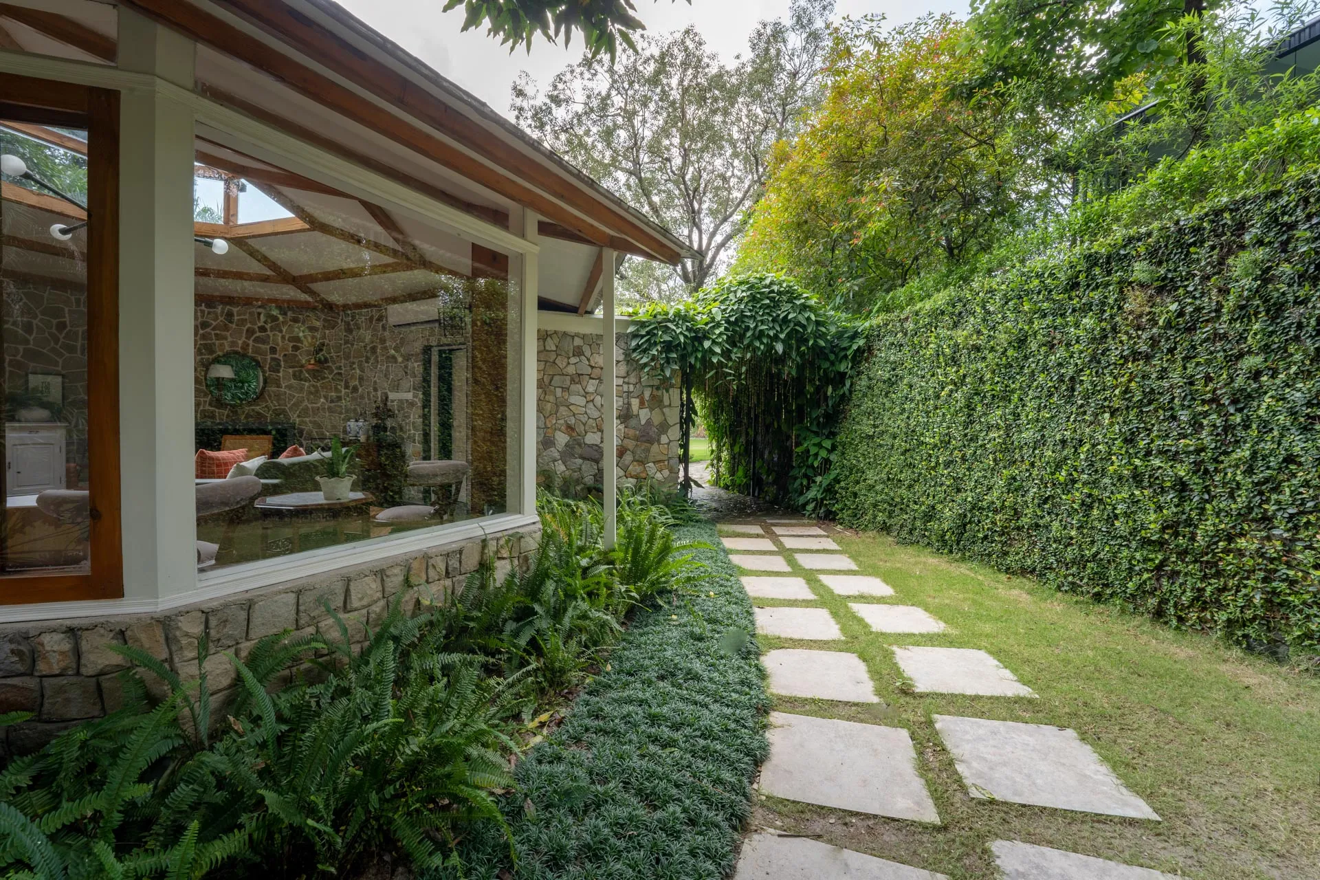 Ivy Cottage - Pathway