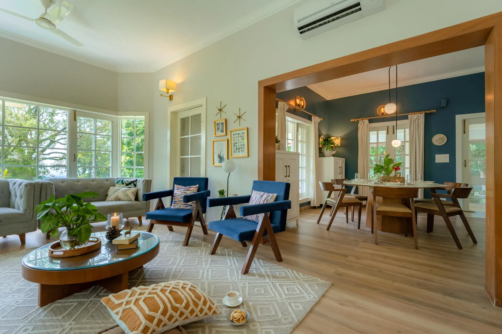 Ivy Cottage - Living and dining area