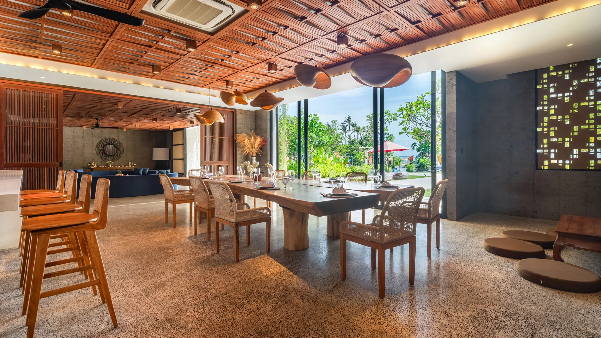 Elite Havens - Kiss Bali Beach Residence - Bali -  Indonesia - Spacious dining area