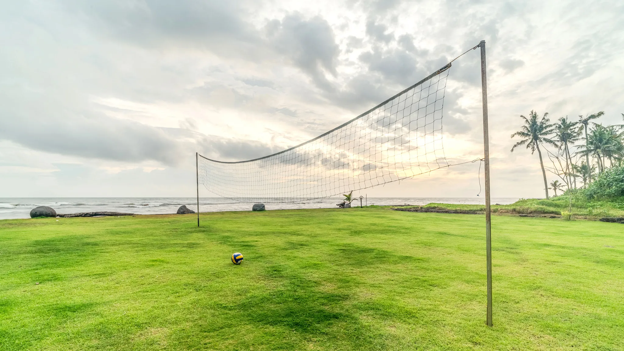 Elite Havens - Kiss Bali Beach Residence - Bali -  Indonesia - Expansive lawn space