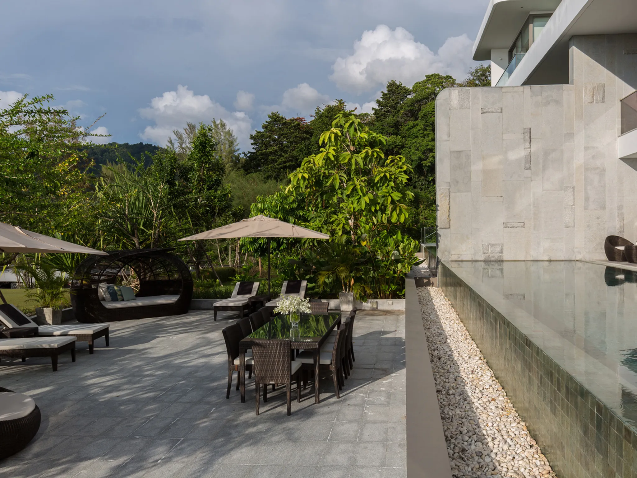 Malaiwana - Patio Duplex - Pool and patio