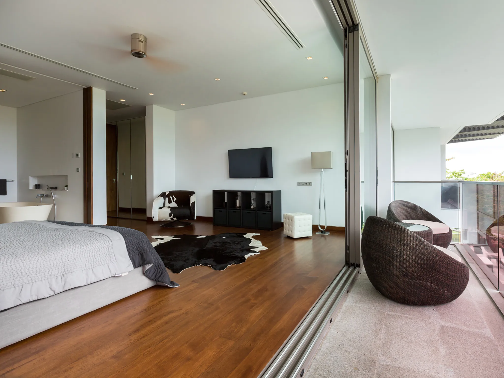 Malaiwana - Patio Duplex - Mini Master Suite with balcony