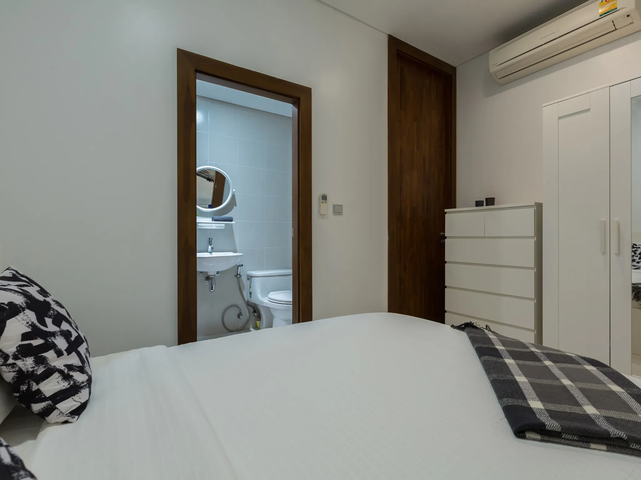 Malaiwana - Patio Duplex - Nanny room with ensuite bathroom