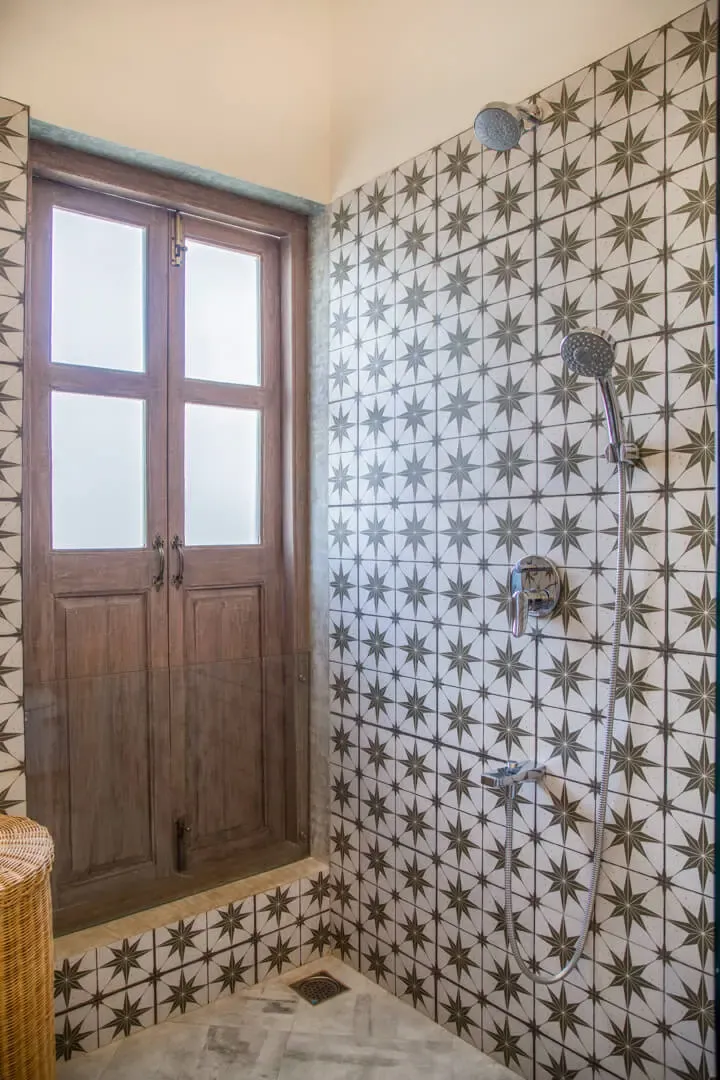 Monforte Villa D - Shower area