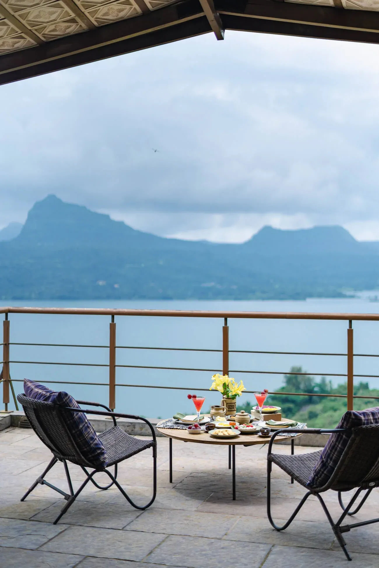 Breakfast with Lake view | Om Anantha - Infinitum