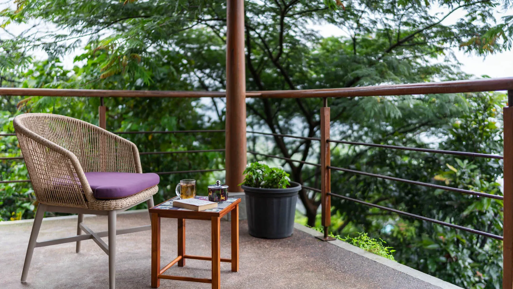 Om Anantha - Bedroom Seating
