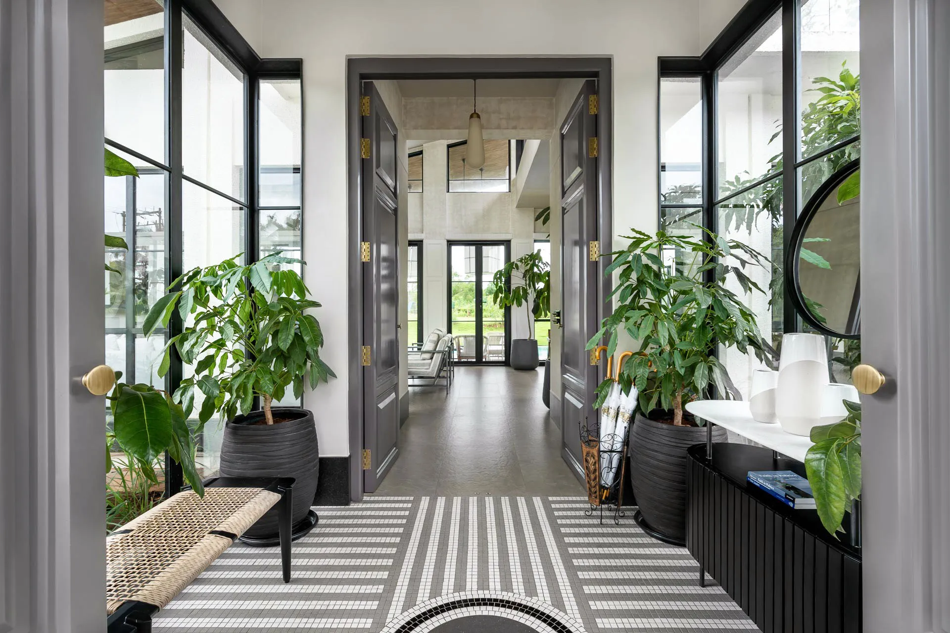 RiyuVann Estate - Foyer