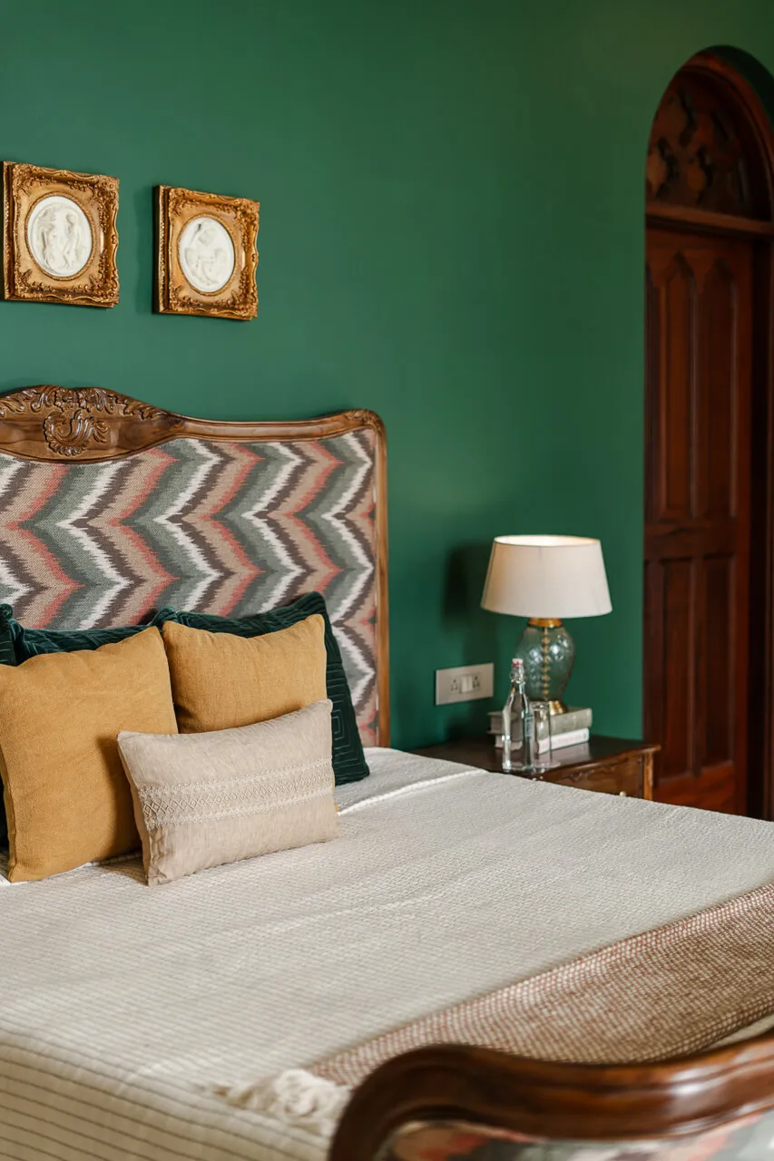 Luxury Bedroom 6 - Sacri Borod Hill 4 by Lohono