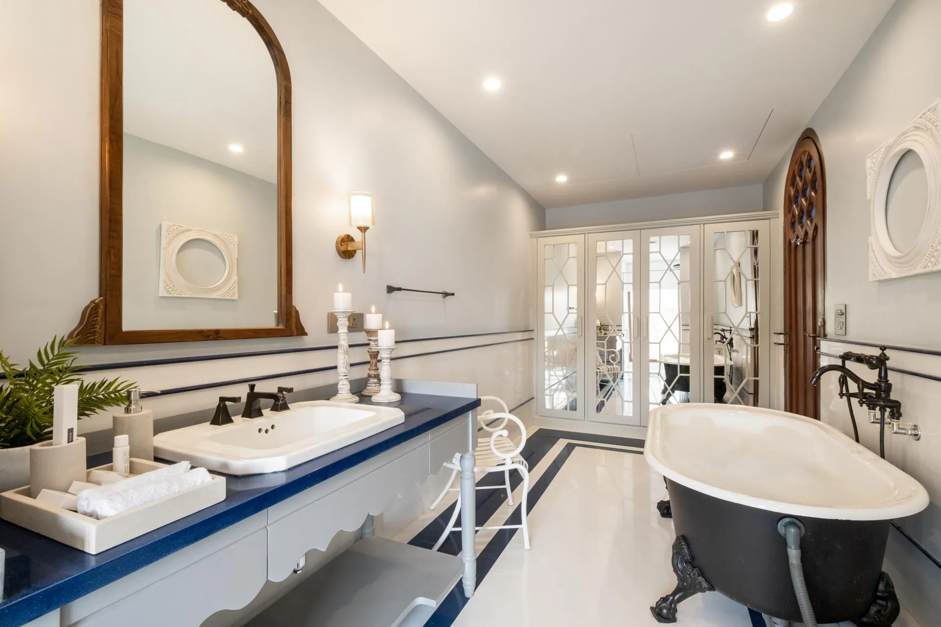 Sacri Borod Hill 6 - Bathroom with bathtub