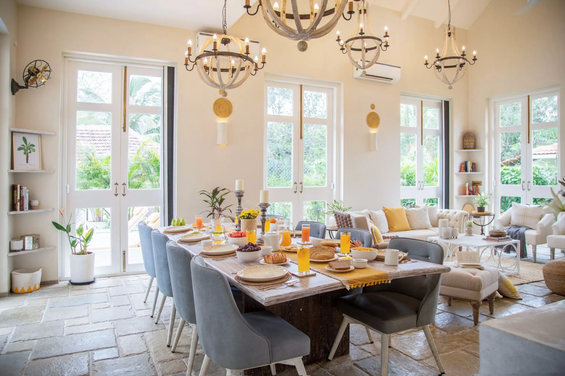 Silvio - Villa E - Dining area