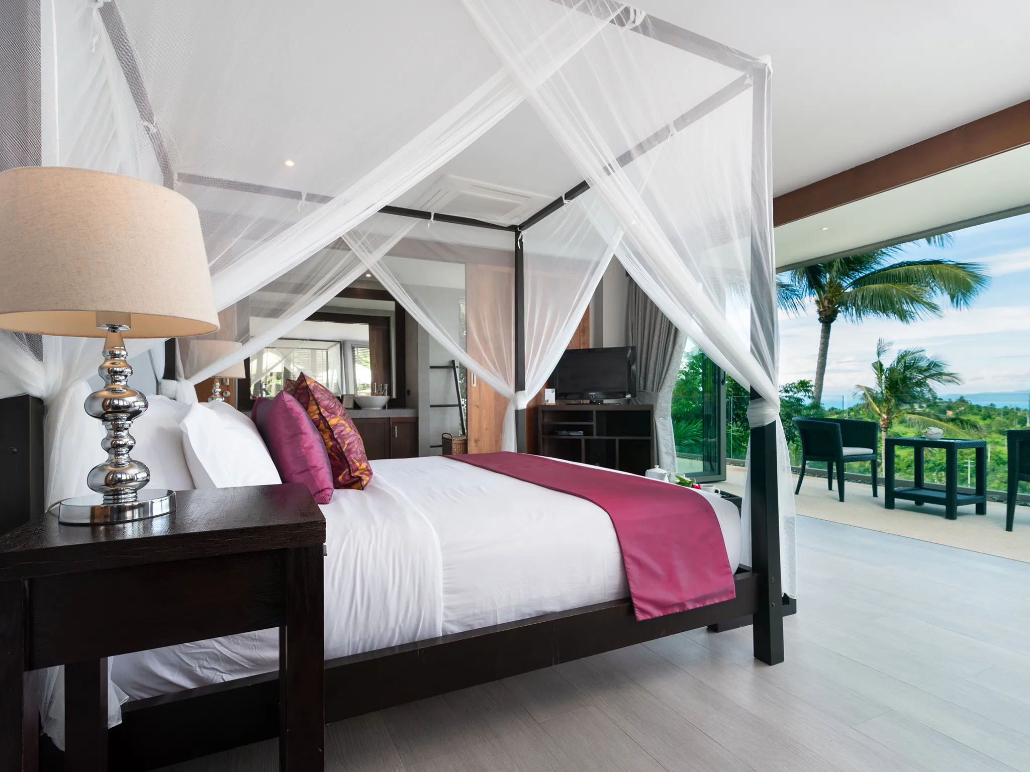 Villa Suralai - Master suite view