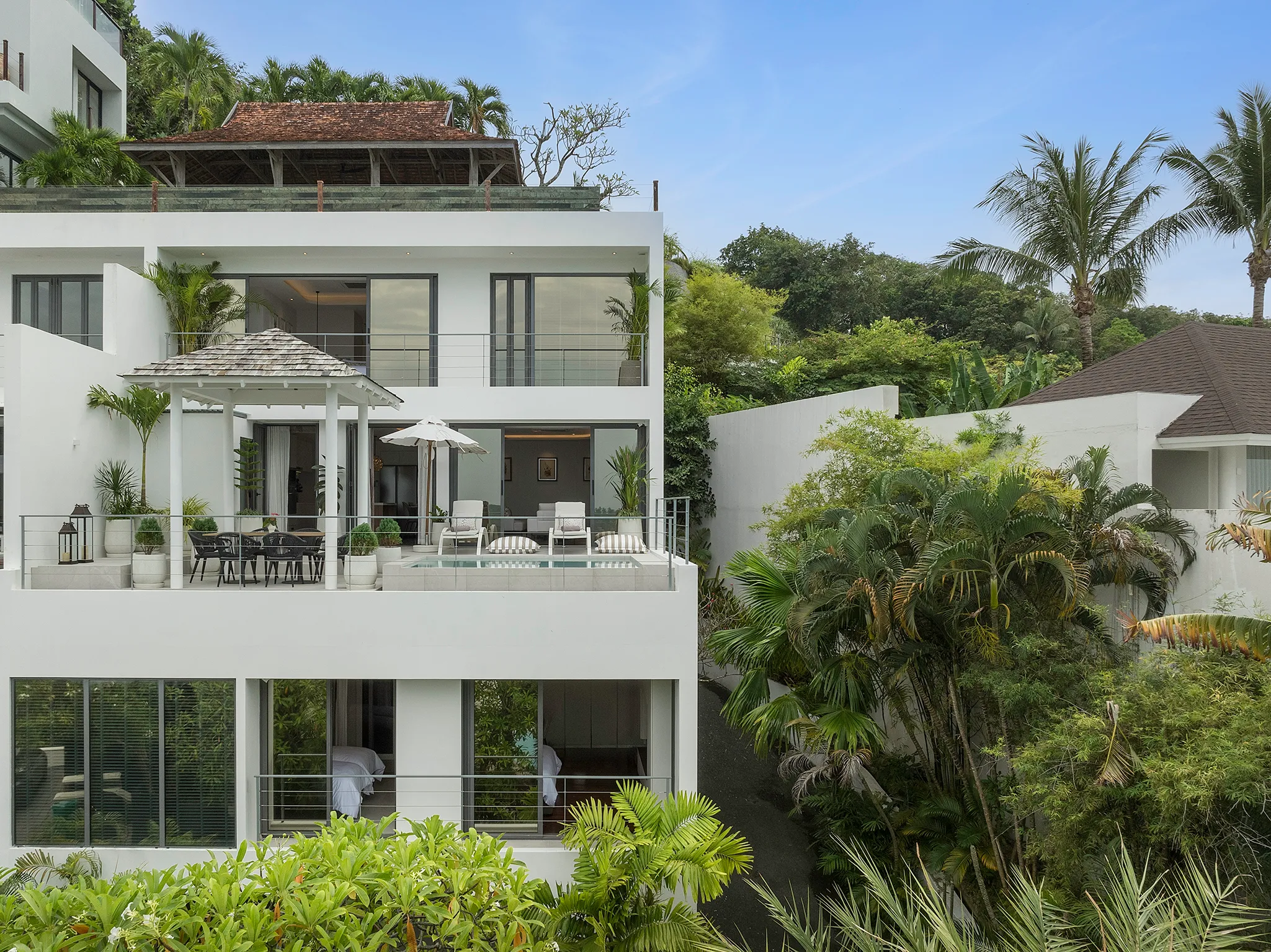 Surin Seaview Villa - Stunning modern hillside villa