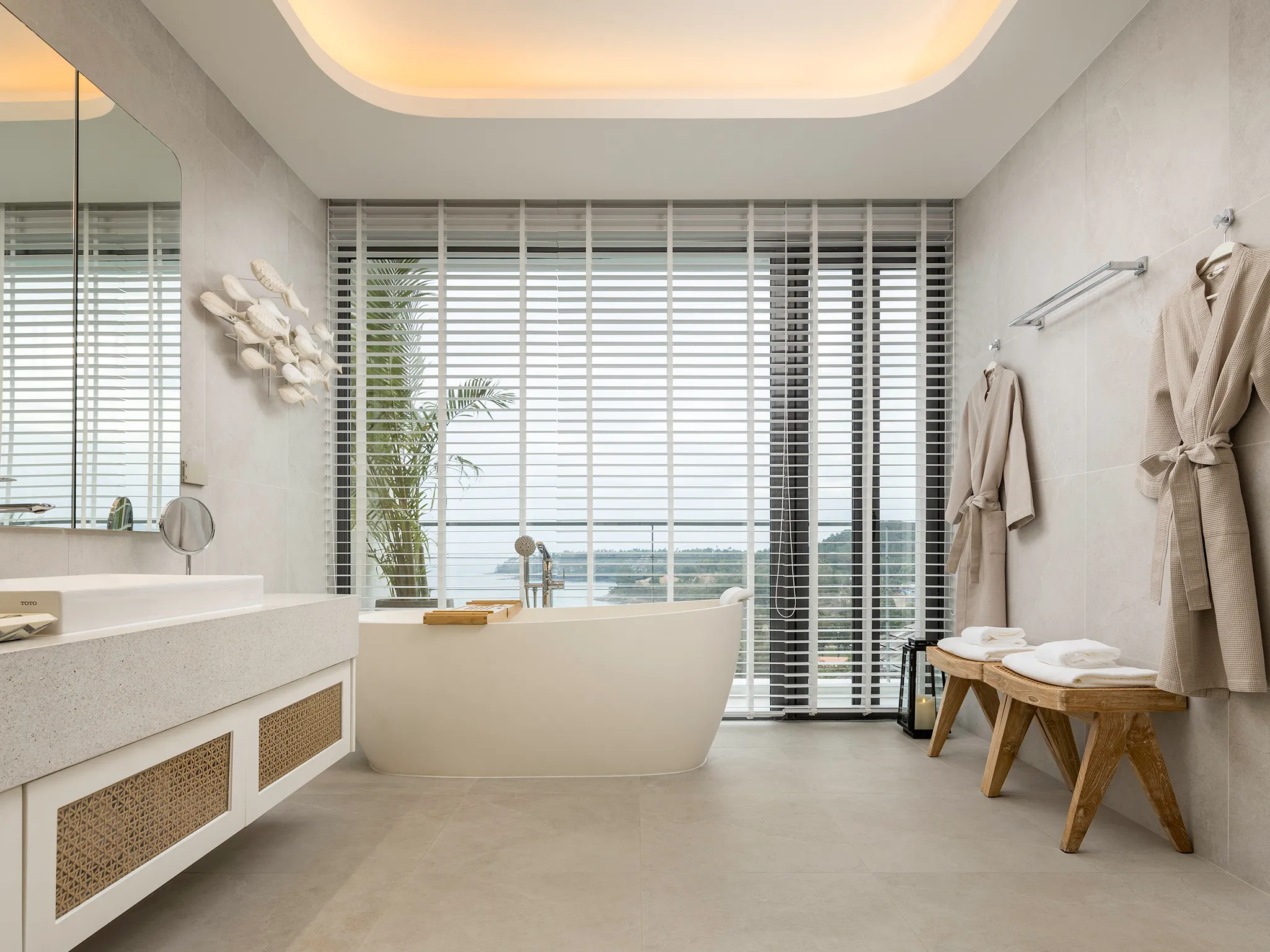 Surin Seaview Villa - Master bedroom ensuite bathroom