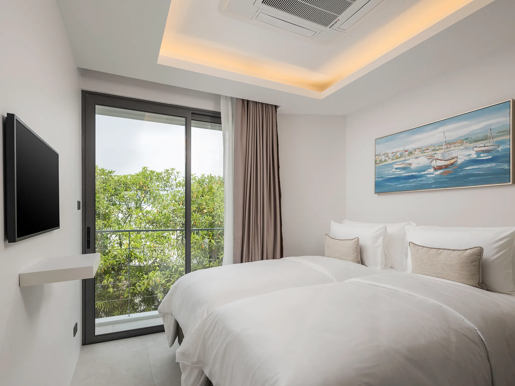 Surin Seaview Villa - Relaxing guest bedroom 1