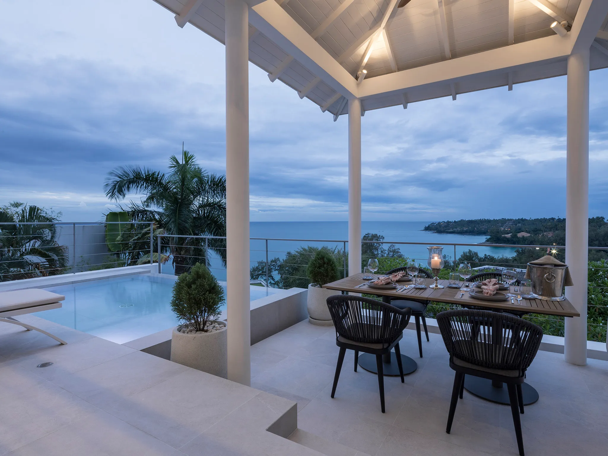 Surin Seaview Villa - Alfresco dining at sundown