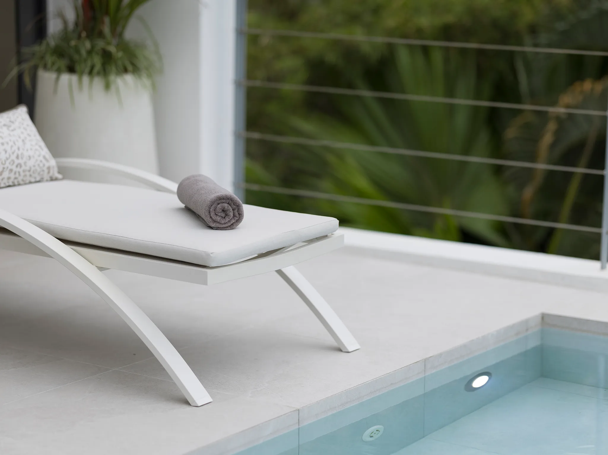Surin Seaview Villa - Relaxing sunlounger and plunge pool