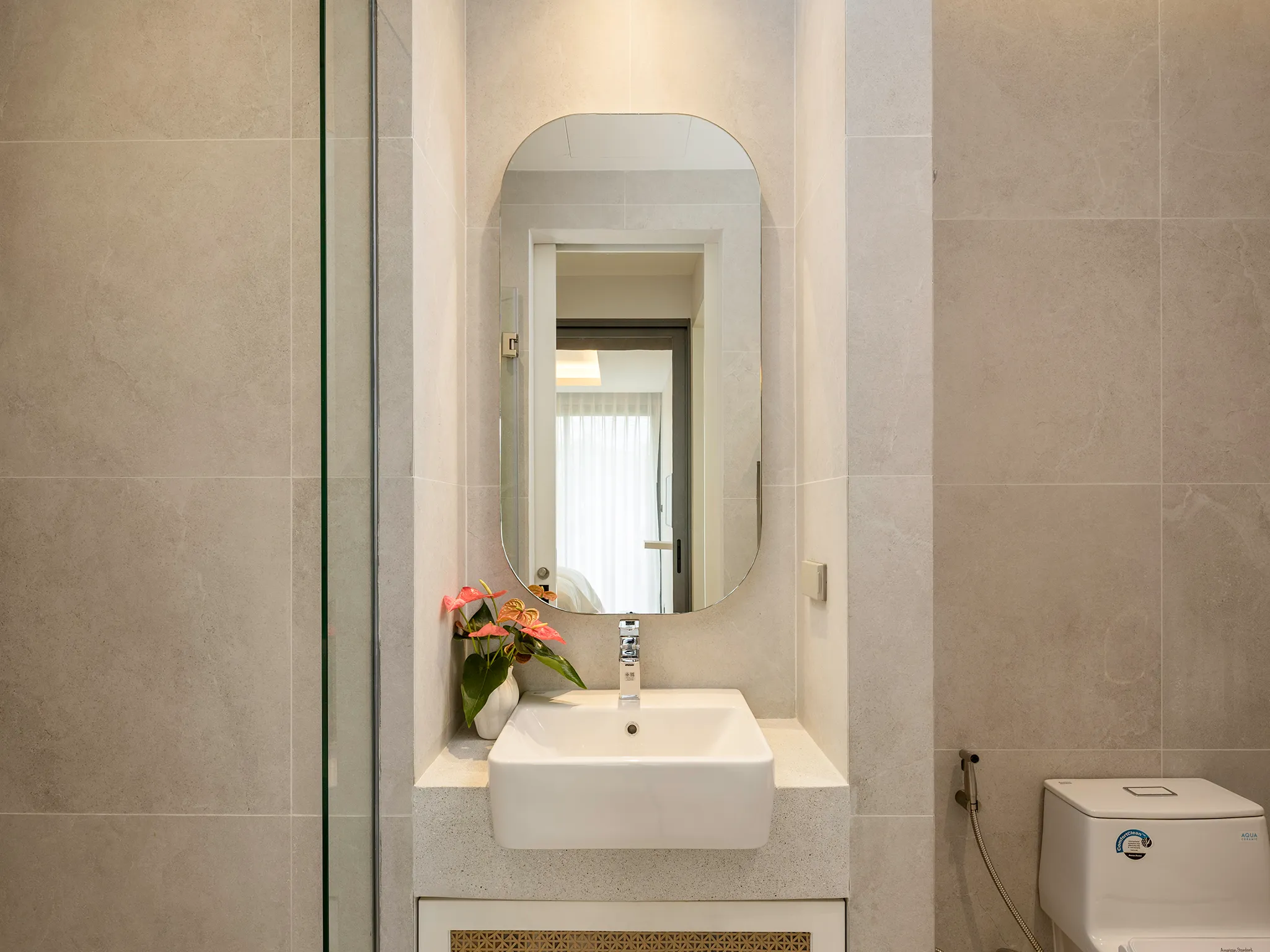 Surin Seaview Villa - Guest bedroom bathroom