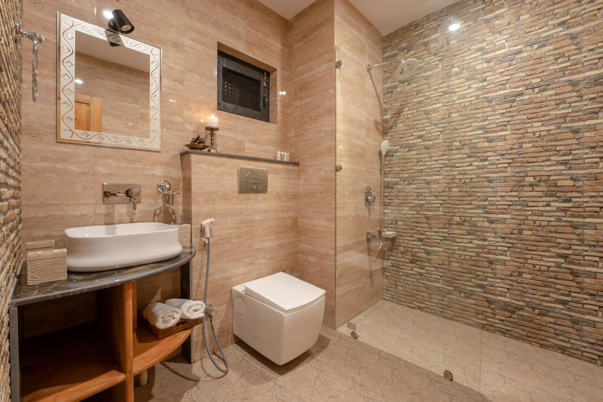 Zaznar - The Red Cottage - Best villas in Srinagar