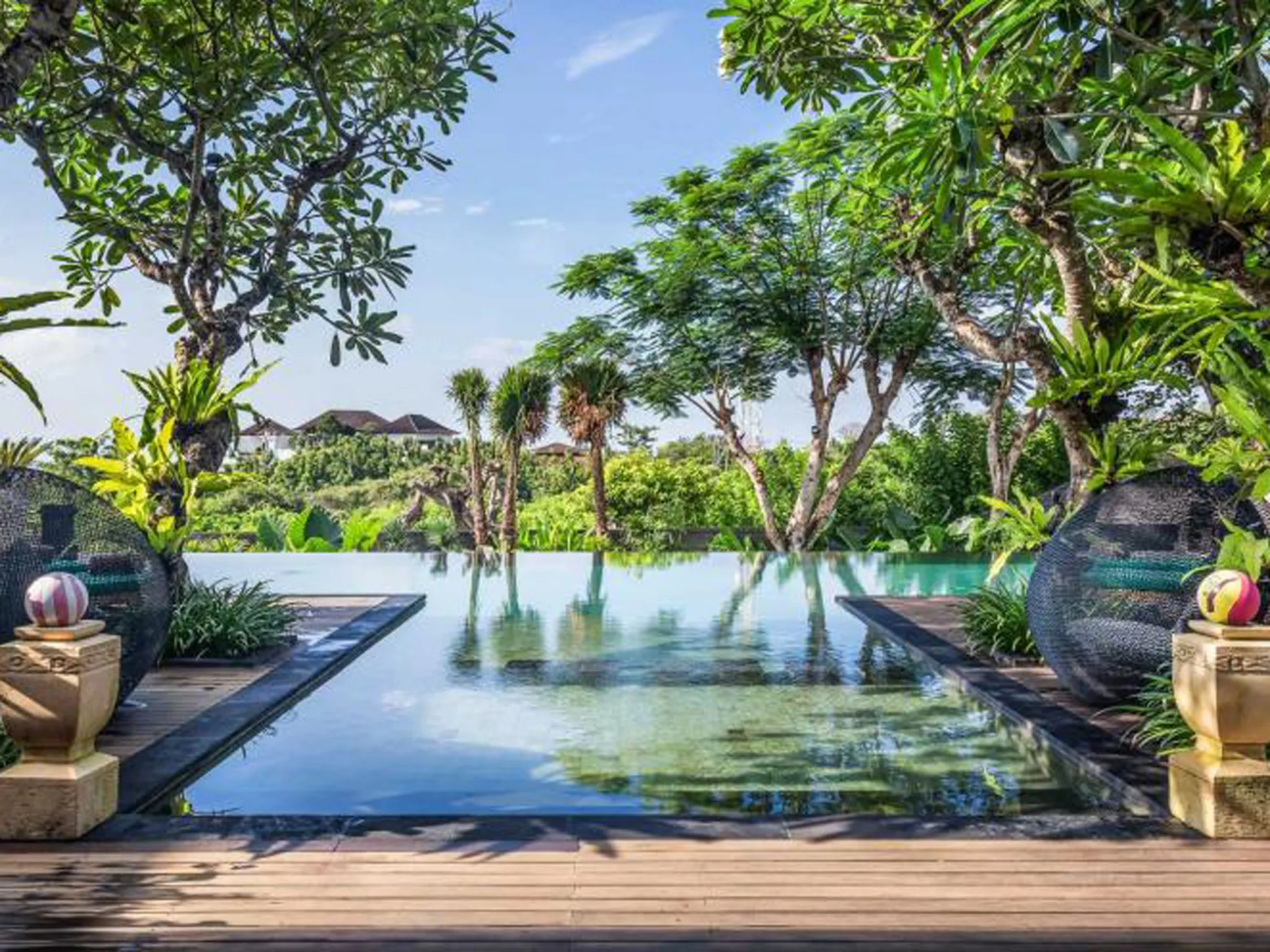The Shanti Residence - Relaxing Pool View