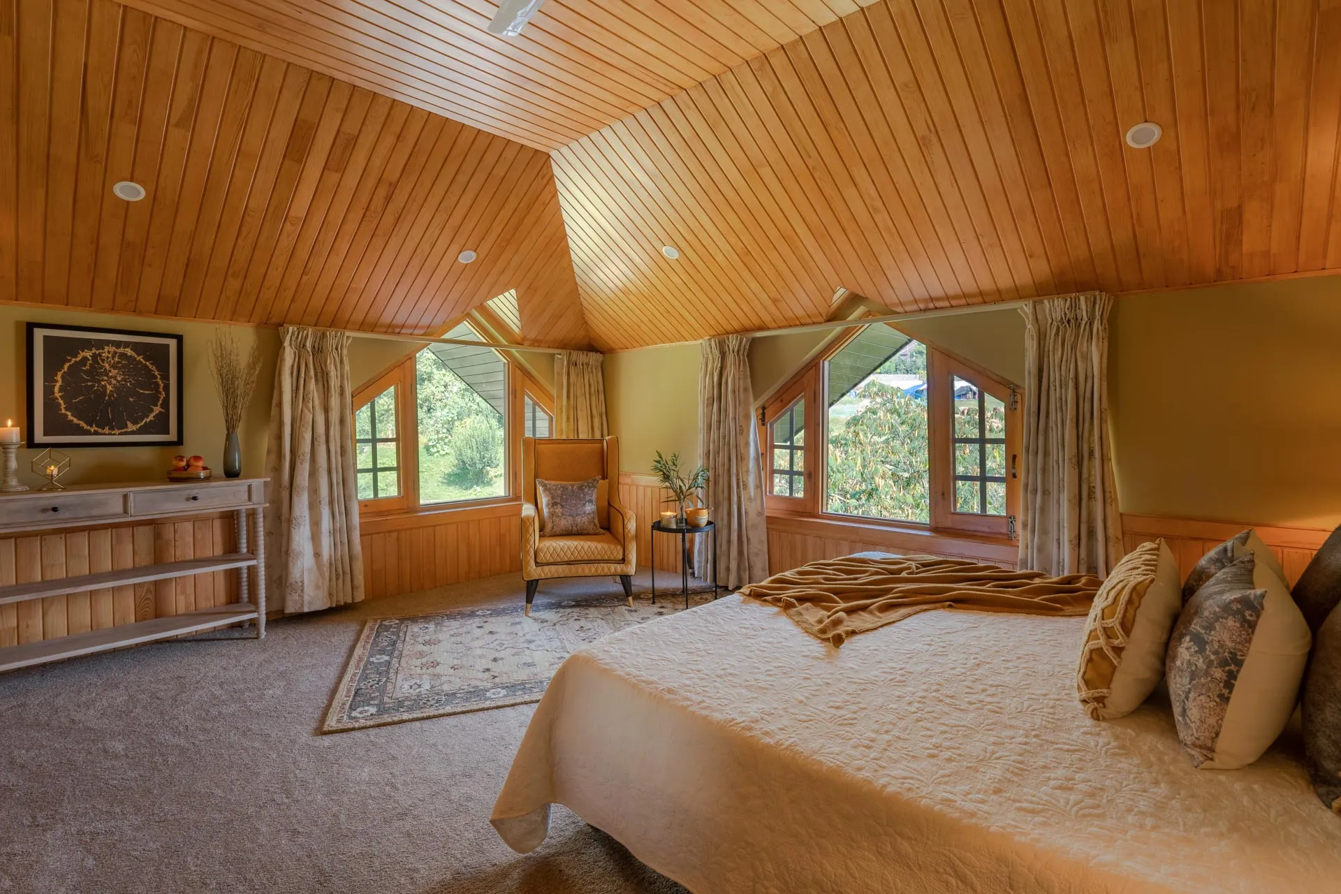 Zaznar - The White House - Bedroom area 2