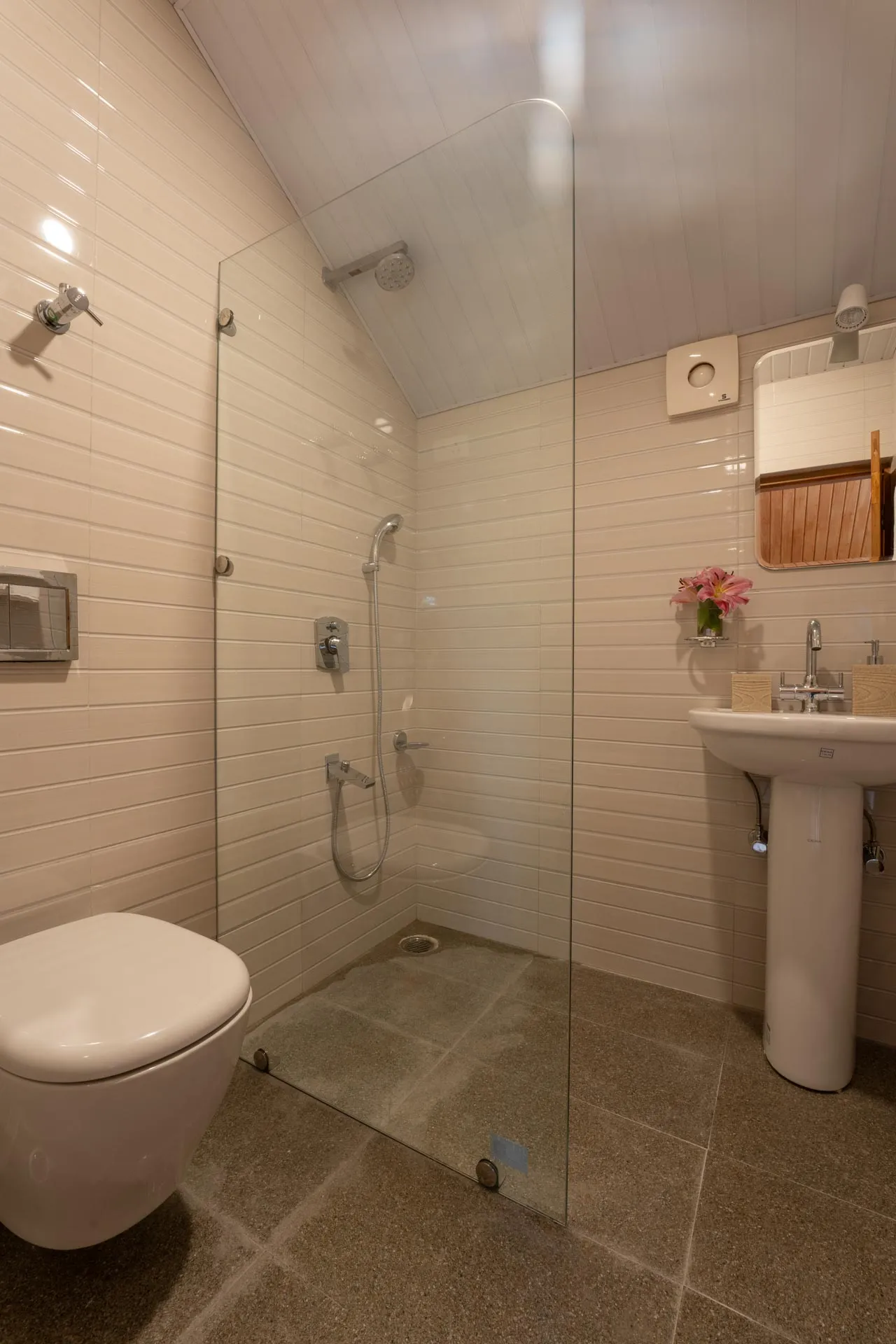 Zaznar - The White House - Rent villa in Srinagar
