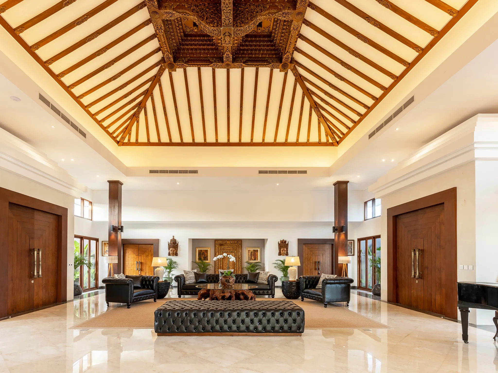 Tirtha Bayu Villa I - High-vaulted intricate ceiling